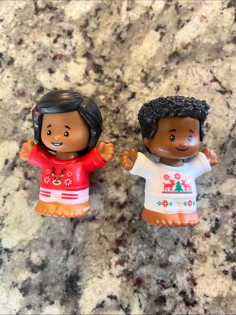 Fisher-Price Little People Holiday Sweater Figures – Red & White